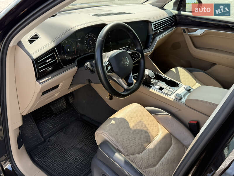 Позашляховик / Кросовер Volkswagen Touareg 2021 в Львові фото 31 Позашляховик / Кросовер Volkswagen Touareg 2021 в Львові
