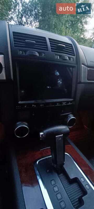 Внедорожник / Кроссовер Volkswagen Touareg 2009 в Полтаве