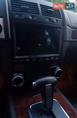 Позашляховик / Кросовер Volkswagen Touareg 2009 в  фото 3 Позашляховик / Кросовер Volkswagen Touareg 2009 в