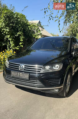 Внедорожник / Кроссовер Volkswagen Touareg 2016 в Днепре