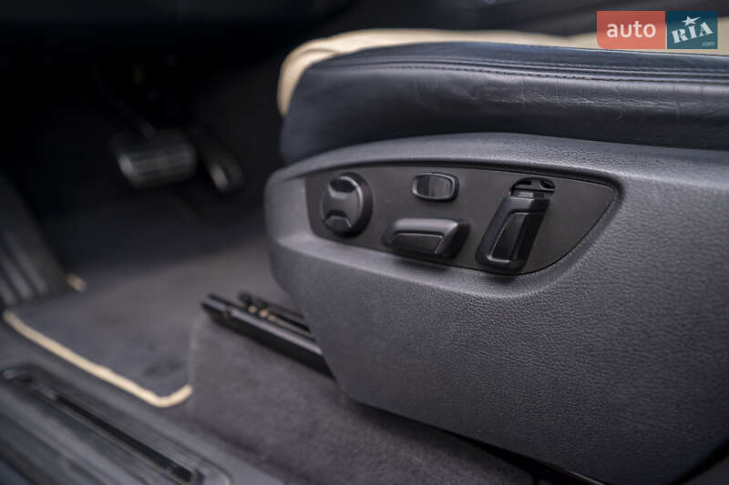 Внедорожник / Кроссовер Volkswagen Touareg 2015 в Киеве фото 21 Внедорожник / Кроссовер Volkswagen Touareg 2015 в Киеве