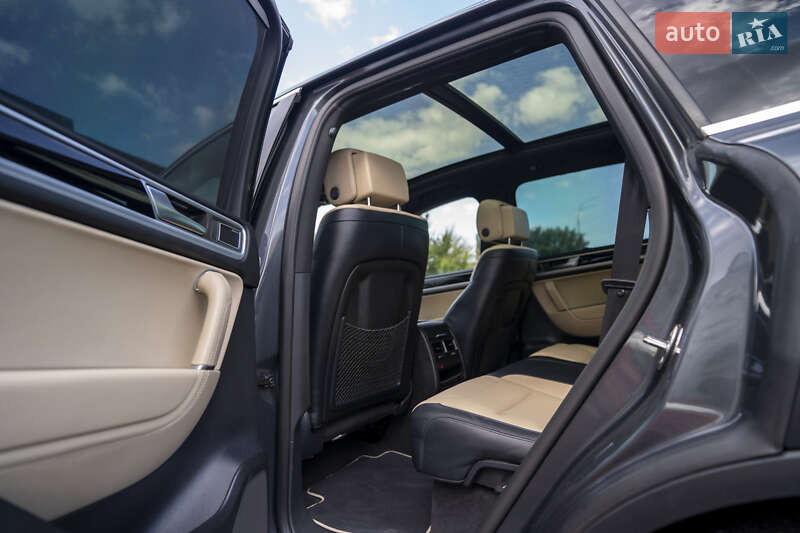 Внедорожник / Кроссовер Volkswagen Touareg 2015 в Киеве фото 31 Внедорожник / Кроссовер Volkswagen Touareg 2015 в Киеве