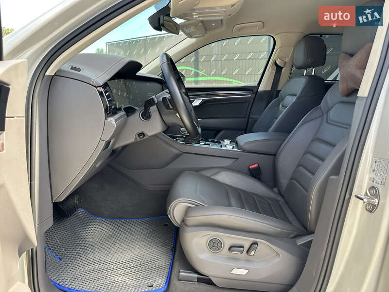 Позашляховик / Кросовер Volkswagen Touareg 2020 в Києві фото 21 Позашляховик / Кросовер Volkswagen Touareg 2020 в Києві