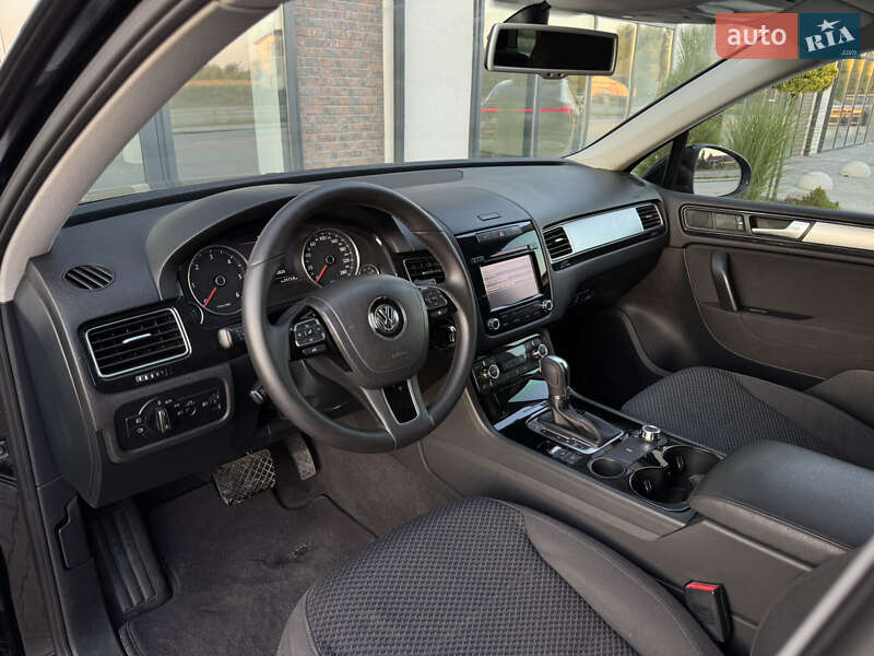 Позашляховик / Кросовер Volkswagen Touareg 2012 в Тернополі