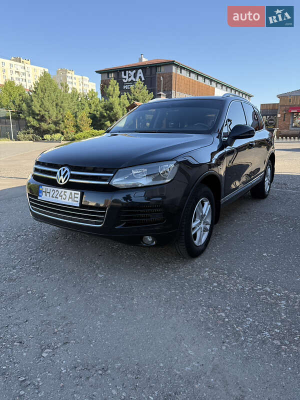 Внедорожник / Кроссовер Volkswagen Touareg 2012 в Одессе