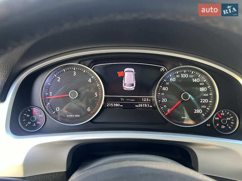 Внедорожник / Кроссовер Volkswagen Touareg 2016 в Залещиках