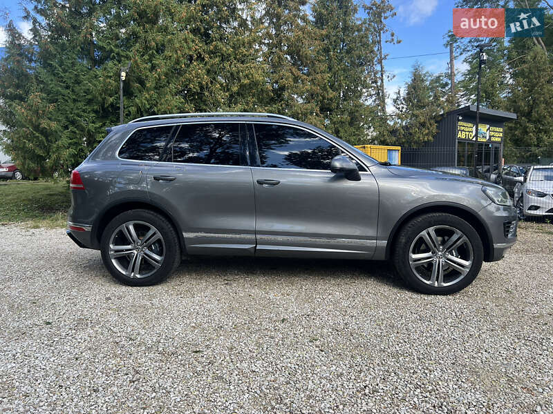 Внедорожник / Кроссовер Volkswagen Touareg 2016 в Залещиках