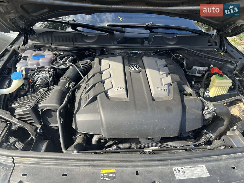 Внедорожник / Кроссовер Volkswagen Touareg 2016 в Залещиках