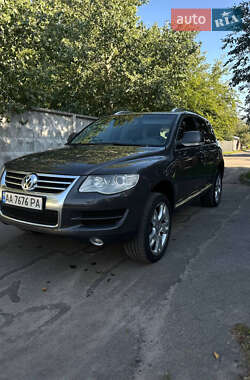 Внедорожник / Кроссовер Volkswagen Touareg 2007 в 