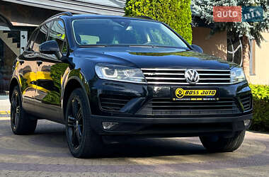 Позашляховик / Кросовер Volkswagen Touareg 2015 в Львові