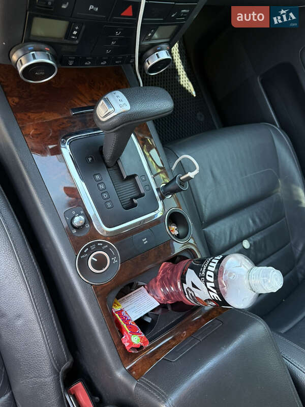 Позашляховик / Кросовер Volkswagen Touareg 2008 в Одесі