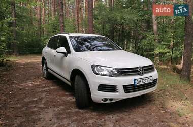 Позашляховик / Кросовер Volkswagen Touareg 2013 в Києві