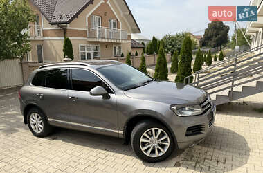Внедорожник / Кроссовер Volkswagen Touareg 2013 в Черновцах