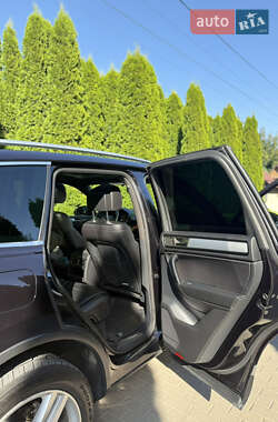 Внедорожник / Кроссовер Volkswagen Touareg 2011 в 