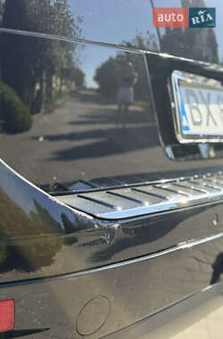 Внедорожник / Кроссовер Volkswagen Touareg 2011 в 