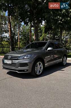 Позашляховик / Кросовер Volkswagen Touareg 2013 в Харкові