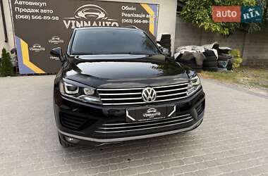 Внедорожник / Кроссовер Volkswagen Touareg 2017 в 