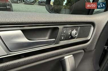 Внедорожник / Кроссовер Volkswagen Touareg 2017 в 
