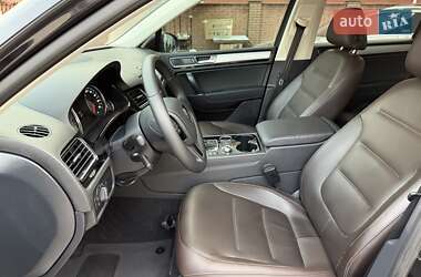 Внедорожник / Кроссовер Volkswagen Touareg 2017 в 