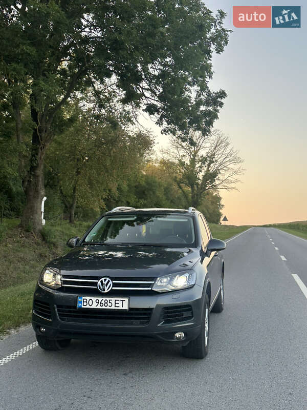 Внедорожник / Кроссовер Volkswagen Touareg 2012 в Подволочиске