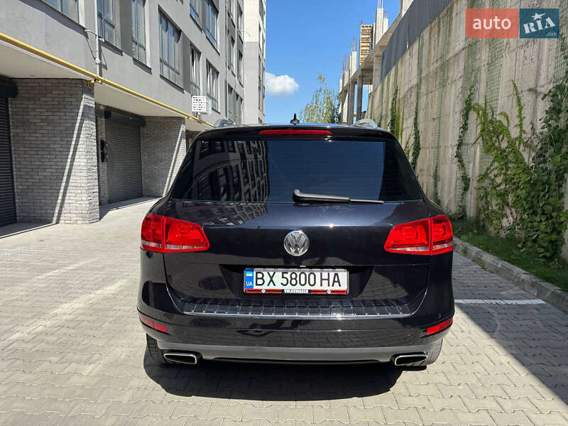 Позашляховик / Кросовер Volkswagen Touareg 2010 в Хмельницькому
