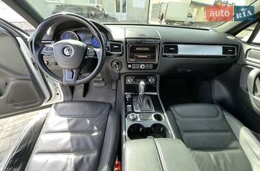 Внедорожник / Кроссовер Volkswagen Touareg 2014 в 