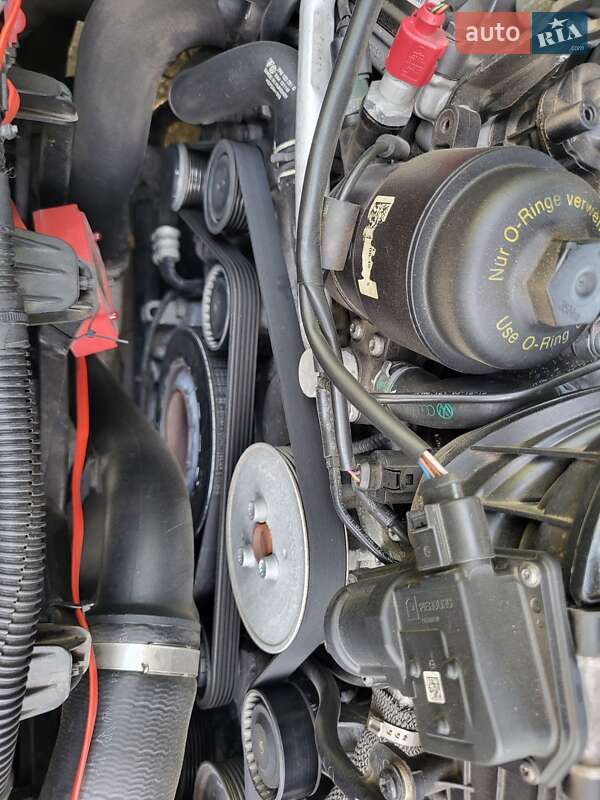 Внедорожник / Кроссовер Volkswagen Touareg 2015 в Херсоне