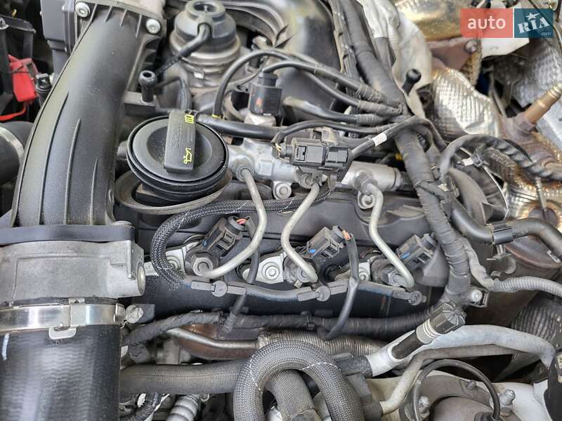 Внедорожник / Кроссовер Volkswagen Touareg 2015 в Херсоне