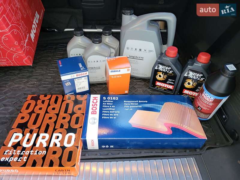 Внедорожник / Кроссовер Volkswagen Touareg 2015 в Херсоне