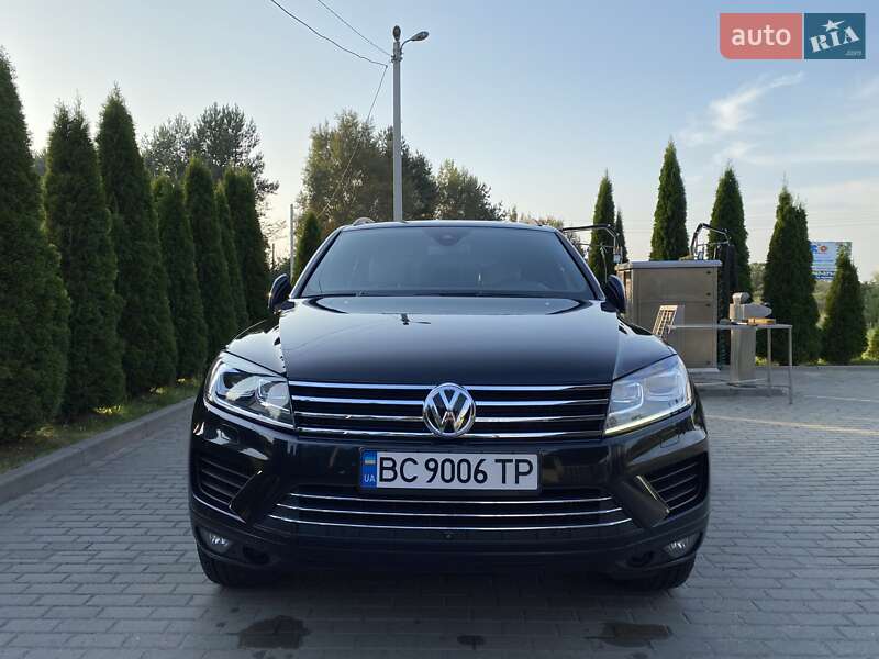 Позашляховик / Кросовер Volkswagen Touareg 2015 в Яворові