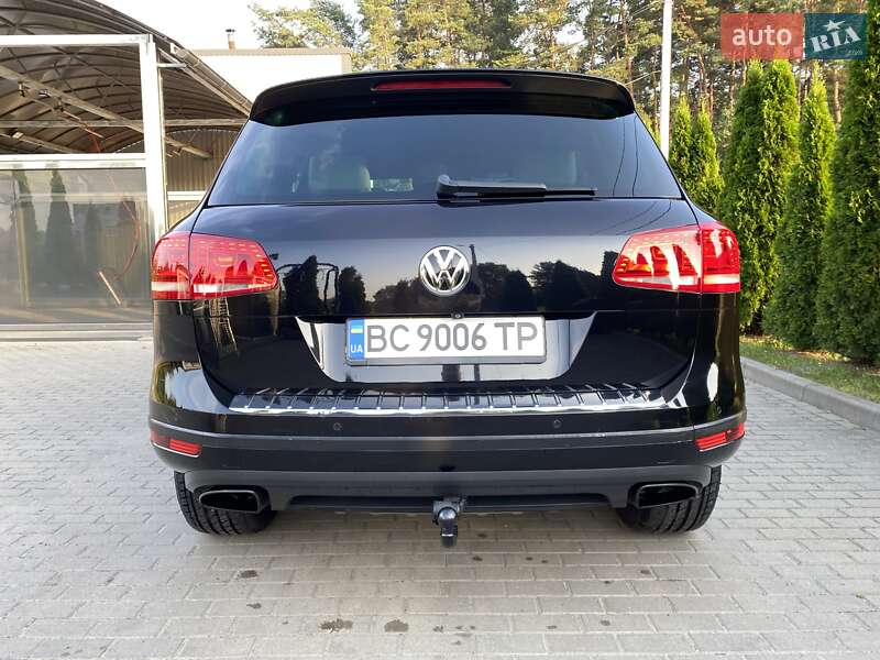 Позашляховик / Кросовер Volkswagen Touareg 2015 в Яворові