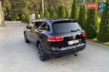Внедорожник / Кроссовер Volkswagen Touareg 2015 в 