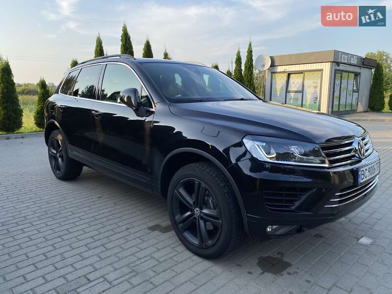 Позашляховик / Кросовер Volkswagen Touareg 2015 в Яворові