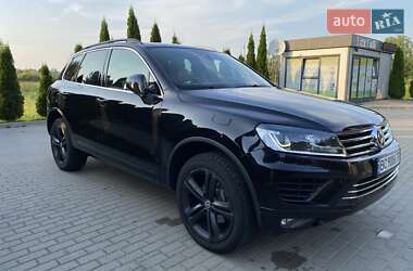 Внедорожник / Кроссовер Volkswagen Touareg 2015 в 