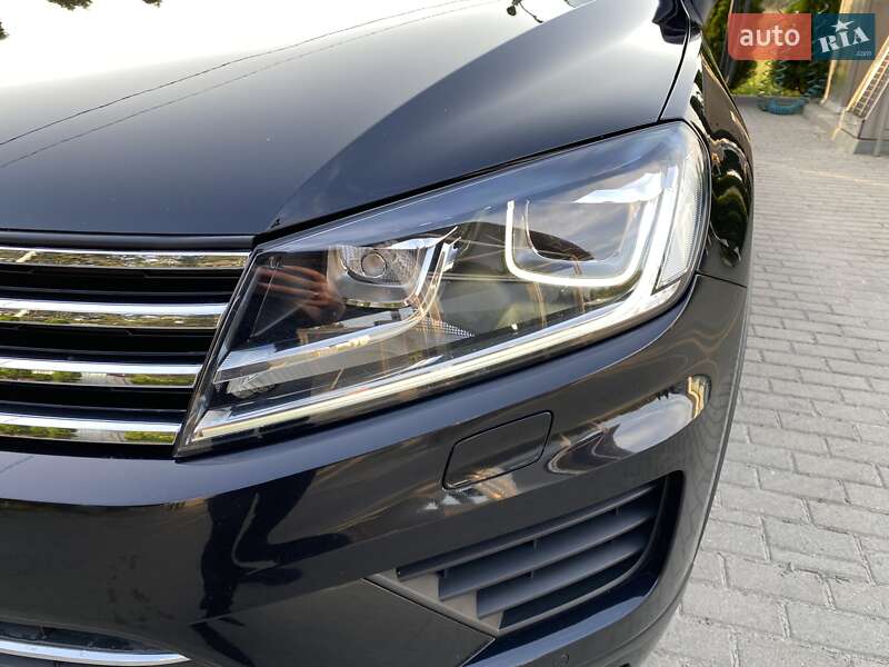 Позашляховик / Кросовер Volkswagen Touareg 2015 в Яворові