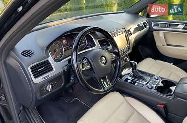 Внедорожник / Кроссовер Volkswagen Touareg 2015 в 
