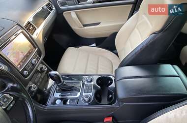 Внедорожник / Кроссовер Volkswagen Touareg 2015 в 