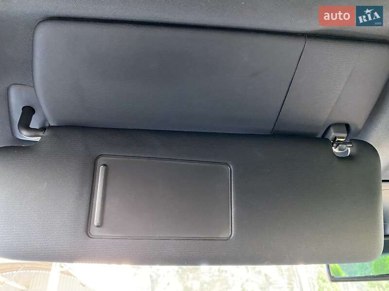 Позашляховик / Кросовер Volkswagen Touareg 2015 в Яворові