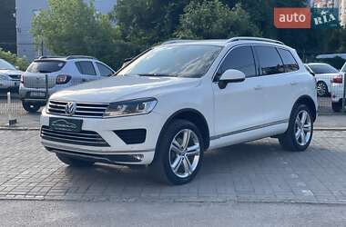 Позашляховик / Кросовер Volkswagen Touareg 2017 в Чернівцях
