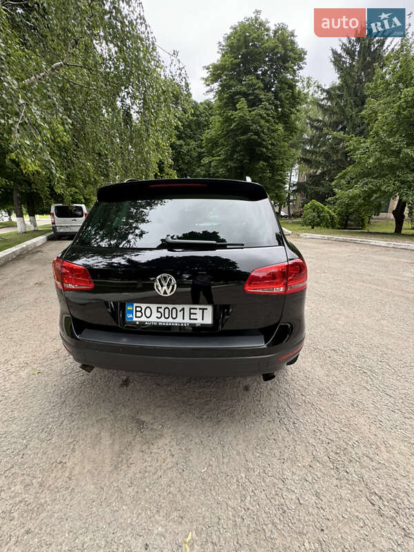 Внедорожник / Кроссовер Volkswagen Touareg 2015 в Волочиске