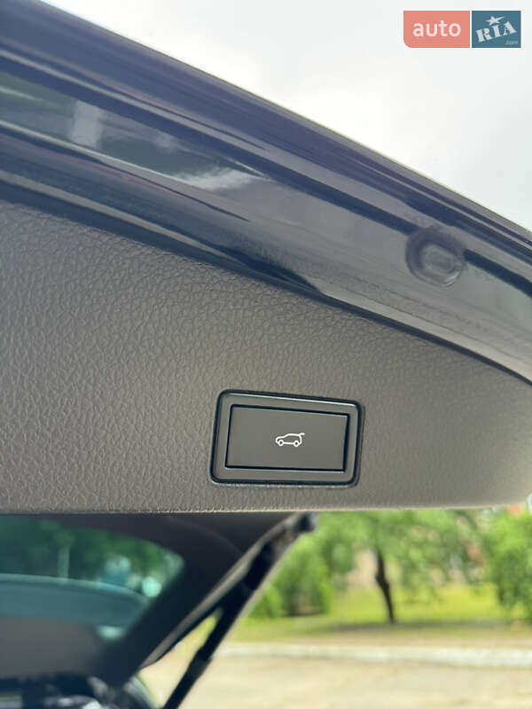 Внедорожник / Кроссовер Volkswagen Touareg 2015 в Волочиске