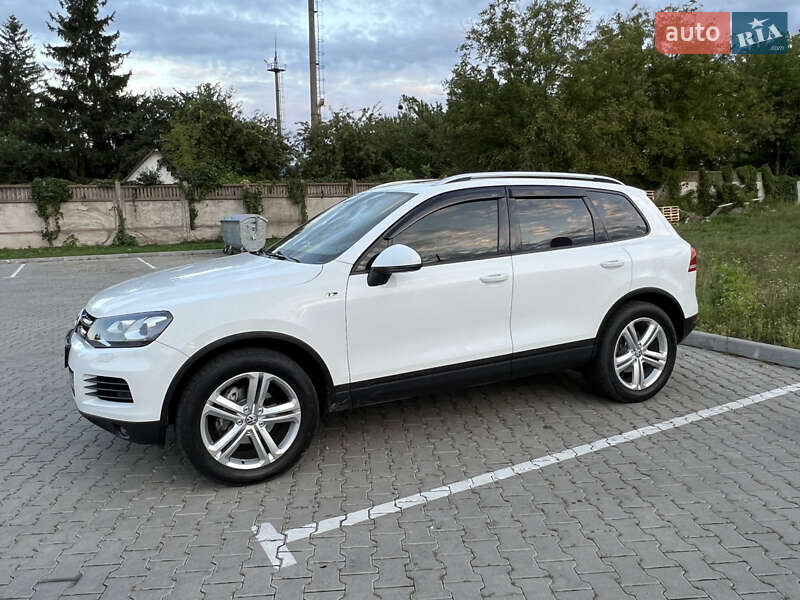 Внедорожник / Кроссовер Volkswagen Touareg 2013 в Виннице