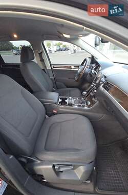 Внедорожник / Кроссовер Volkswagen Touareg 2013 в 