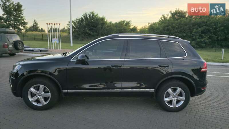 Позашляховик / Кросовер Volkswagen Touareg 2013 в Рівному