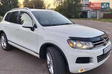 Позашляховик / Кросовер Volkswagen Touareg 2011 в Житомирі