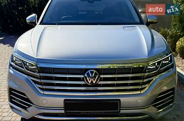 Внедорожник / Кроссовер Volkswagen Touareg 2021 в 