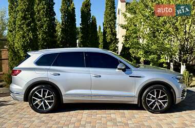 Внедорожник / Кроссовер Volkswagen Touareg 2021 в 