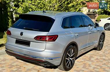 Внедорожник / Кроссовер Volkswagen Touareg 2021 в 