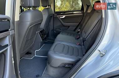 Внедорожник / Кроссовер Volkswagen Touareg 2021 в 