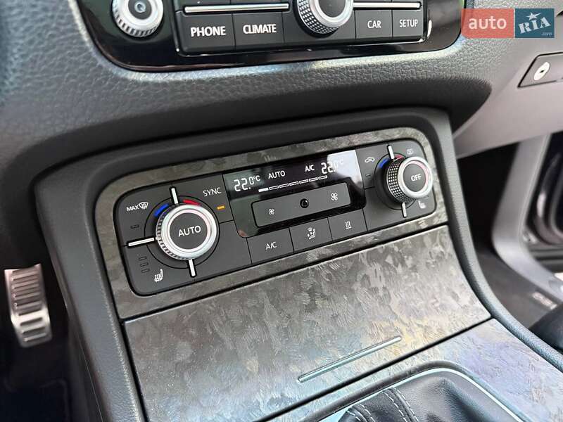 Внедорожник / Кроссовер Volkswagen Touareg 2015 в Киеве фото 27 Внедорожник / Кроссовер Volkswagen Touareg 2015 в Киеве